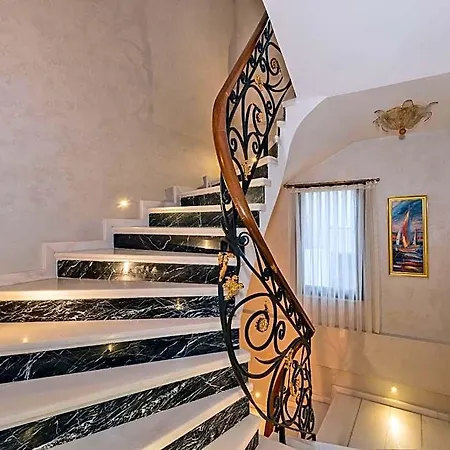 The Million Stone - Special Category Hotel