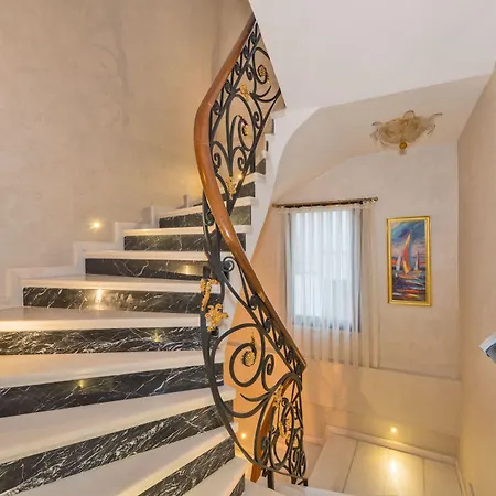 The Million Stone - Special Category Otel